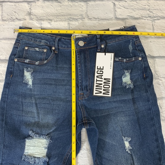 Almost Famous Vintage Mom Jeans Distressed Sz 13 Medium wash denim Stretch NWT - Picture 10 of 12
